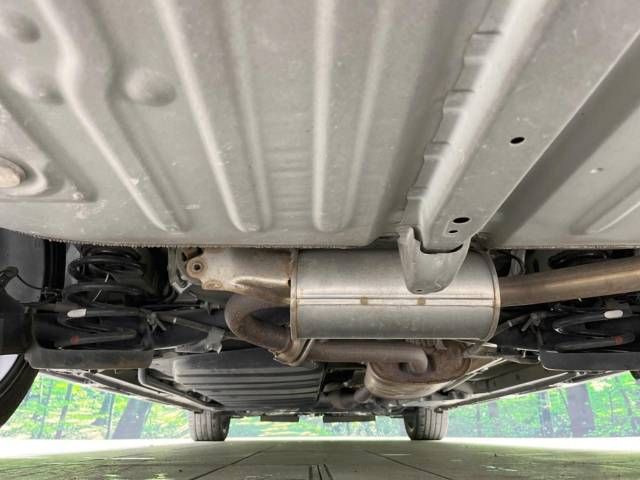 Toyota VOXY 2015-05 26858-19