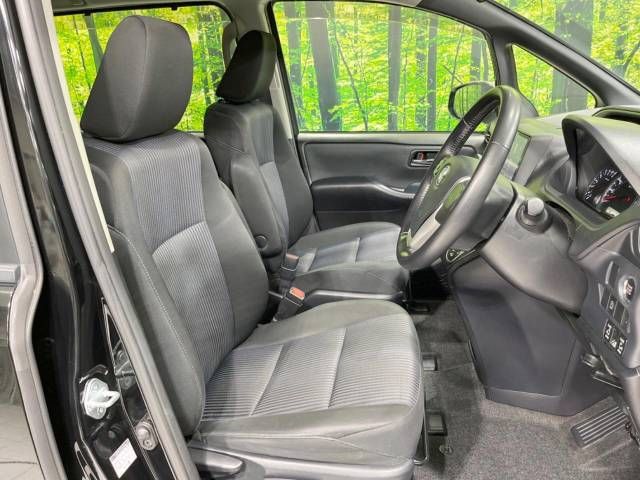 Toyota VOXY 2015-05 26858-8