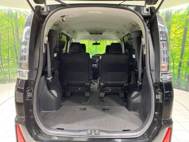 Toyota VOXY 2015-05 26858-11