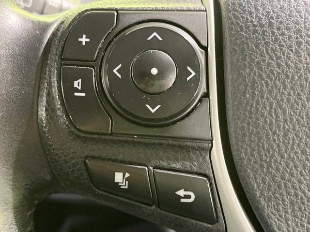 Toyota VOXY 2015-05 26858-7