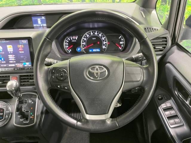 Toyota VOXY 2015-05 26858-12