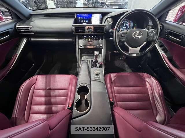 Lexus IS 2017-06 300013-16