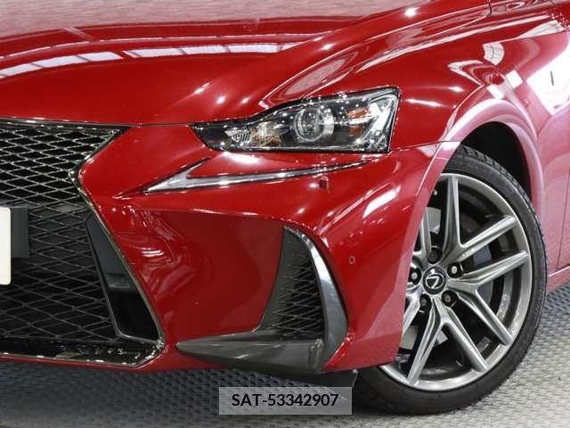 Lexus IS 2017-06 300013-14