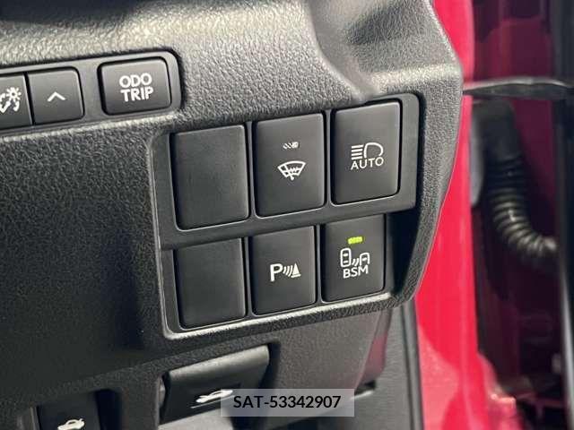Lexus IS 2017-06 300013-19