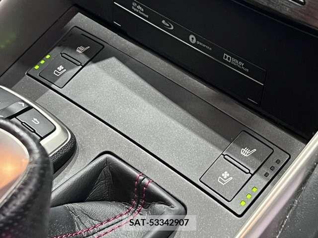 Lexus IS 2017-06 300013-6
