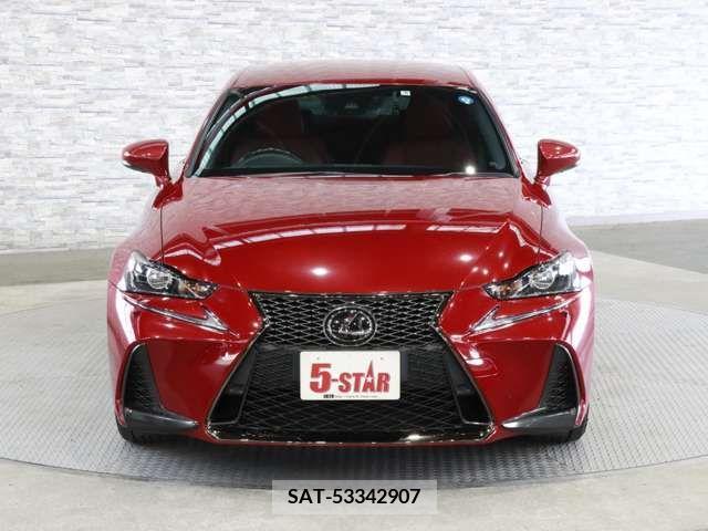 Lexus IS 2017-06 300013-9
