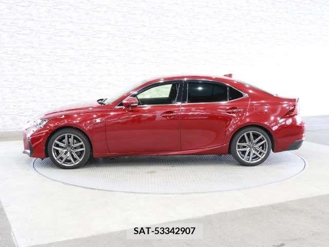 Lexus IS 2017-06 300013-10
