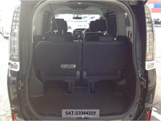 Toyota VOXY 2015-01 203776-15