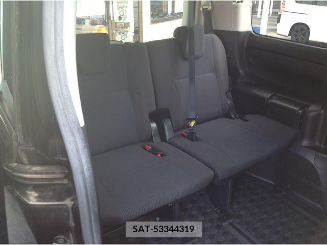 Toyota VOXY 2015-01 203776-11