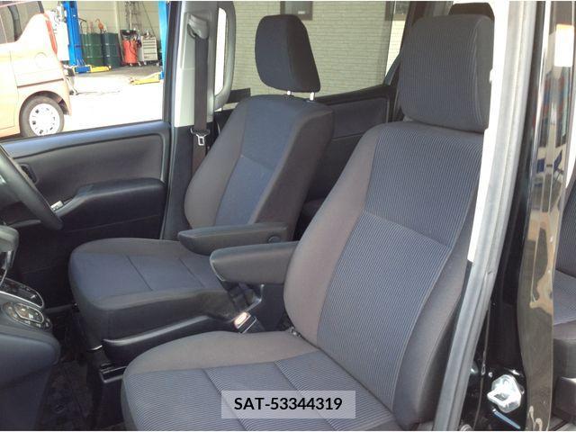 Toyota VOXY 2015-01 203776-12