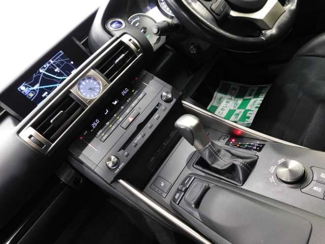 Lexus IS 2015-09 20168-11