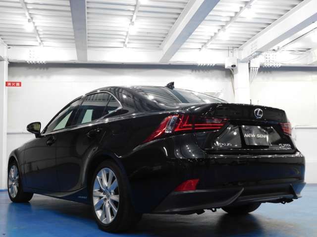 Lexus IS 2015-09 20168-1