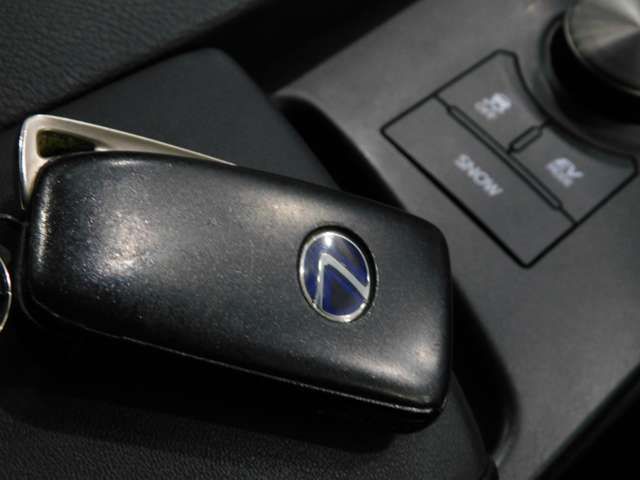 Lexus IS 2015-09 20168-10