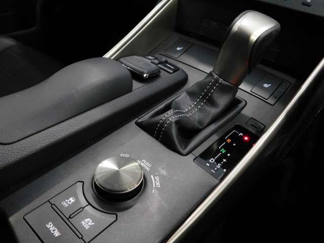 Lexus IS 2015-09 20168-16