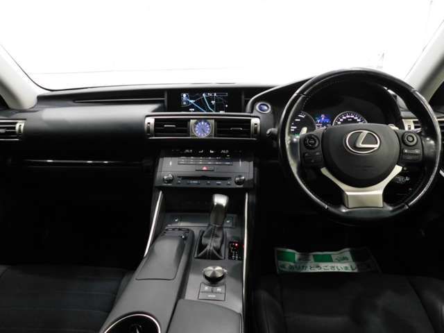Lexus IS 2015-09 20168-3