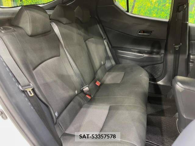 Toyota C-HR 2019-03 348466-9