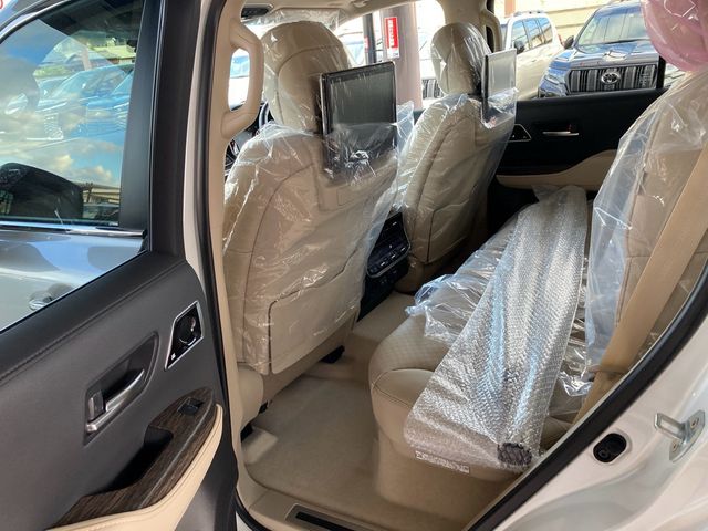 Toyota LAND CRUISER 2023-09 19226-27