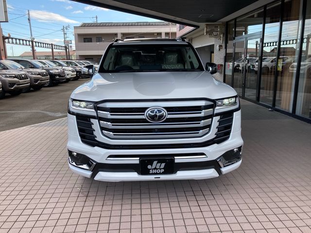 Toyota LAND CRUISER 2023-09 19226-1