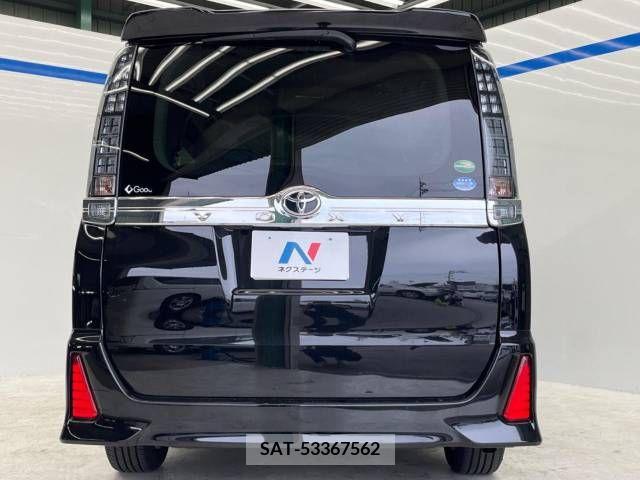 Toyota VOXY 2015-04 386179-16