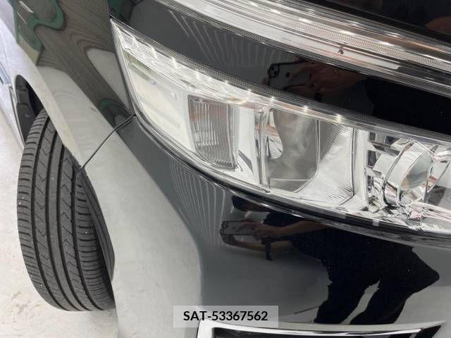 Toyota VOXY 2015-04 386179-13