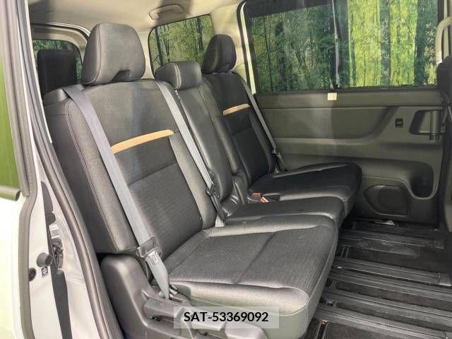 Nissan SERENA 2023-10 324947-9