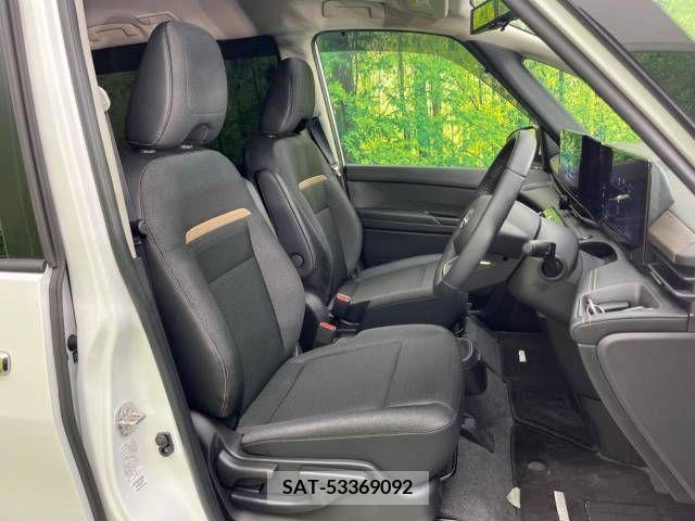Nissan SERENA 2023-10 324947-8