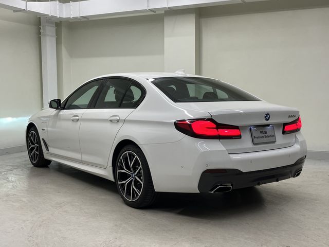 Bmw 5 SERIES 2022-08 186623-2