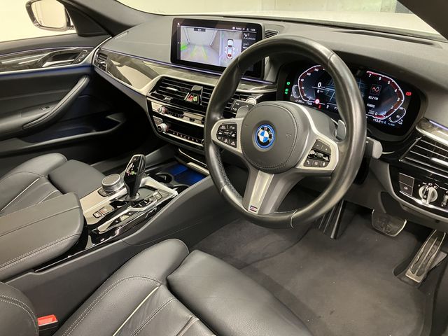 Bmw 5 SERIES 2022-08 186623-1