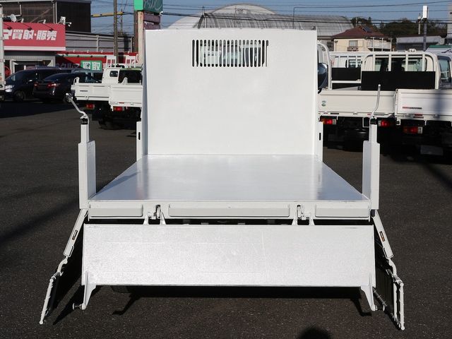 Mitsubishi CANTER 2017-10 187410-19