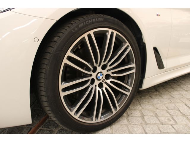 Bmw 5 SERIES 2018-08 9251-28