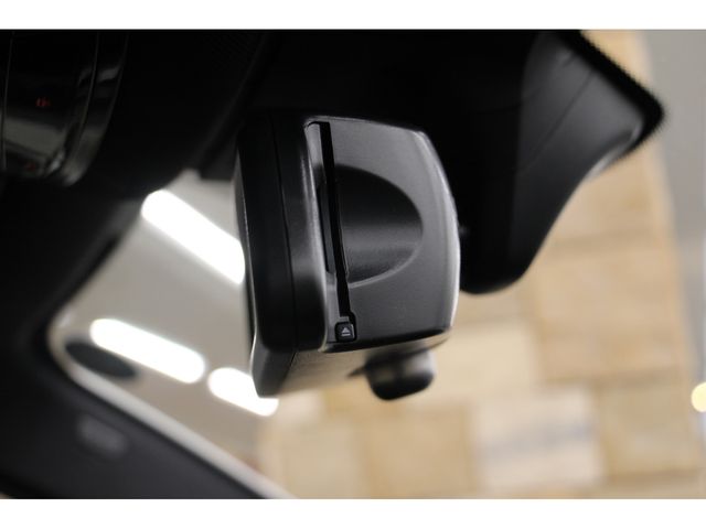 Bmw 5 SERIES 2018-08 9251-12