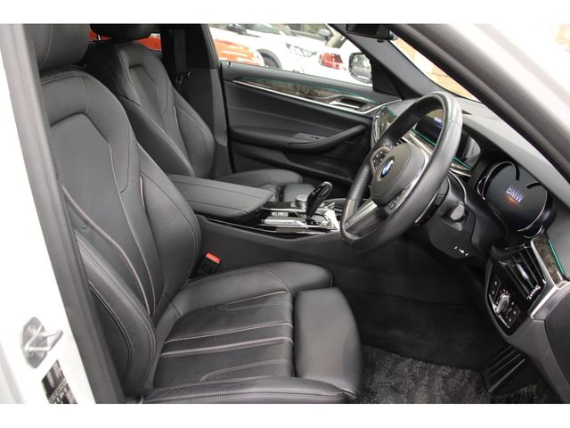 Bmw 5 SERIES 2018-08 9251-17