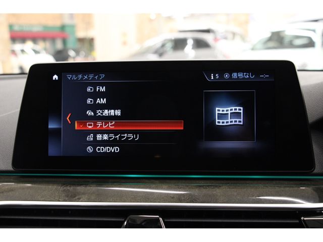 Bmw 5 SERIES 2018-08 9251-6