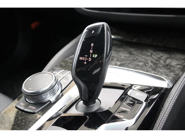 Bmw 5 SERIES 2018-08 9251-4