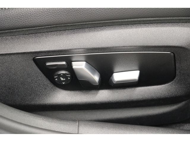 Bmw 5 SERIES 2018-08 9251-11