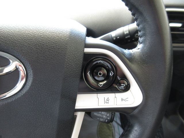 Toyota PRIUS 2016-05 180448-21