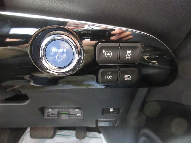 Toyota PRIUS 2016-05 180448-23