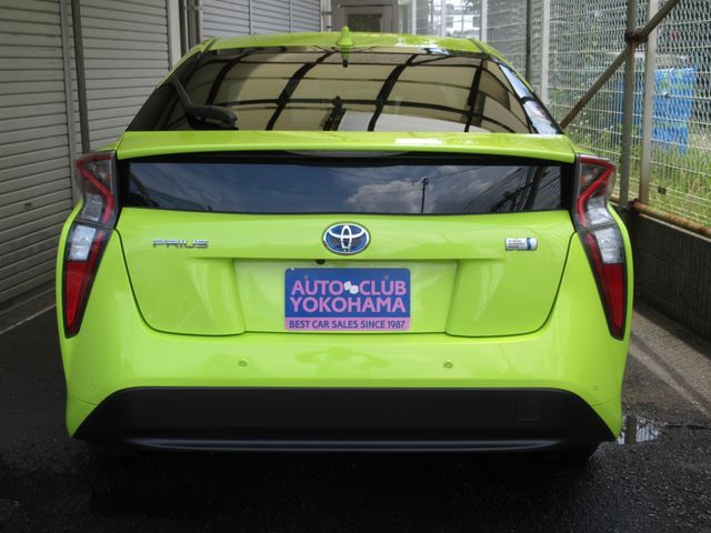 Toyota PRIUS 2016-05 180448-25