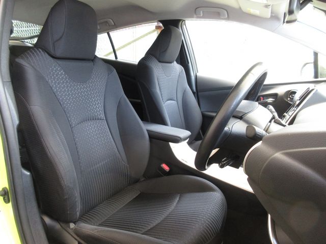 Toyota PRIUS 2016-05 180448-5