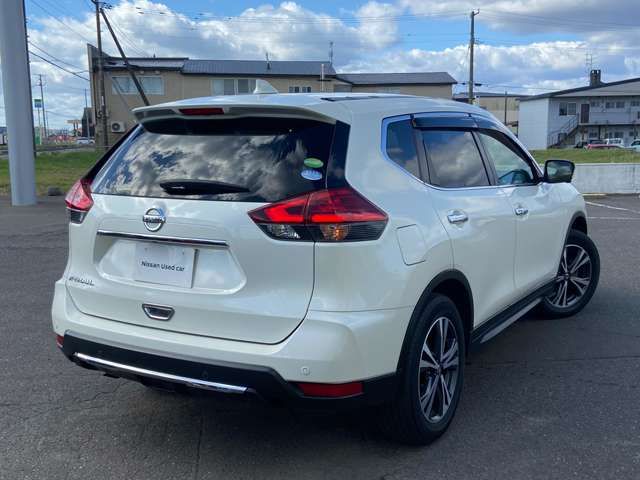Nissan X-TRAIL 2018-08 28402-1