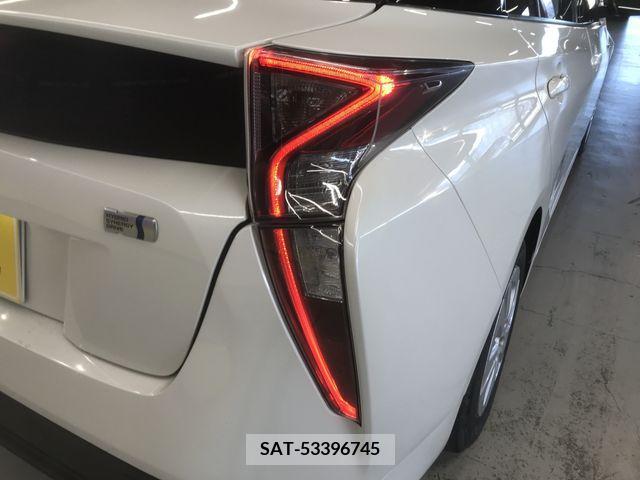 Toyota PRIUS 2015-12 207659-17