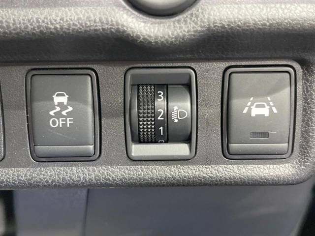 Nissan NOTE 2019-02 19663-6