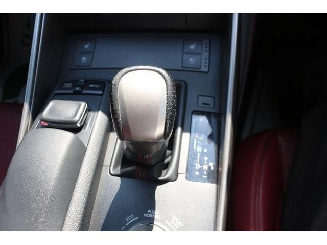 Lexus IS 2014-09 24694-16