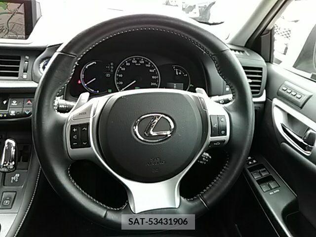 Lexus CT 2011-12 275196-8