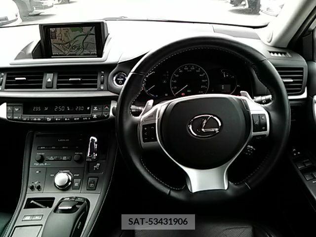Lexus CT 2011-12 275196-7