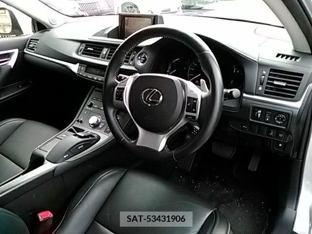 Lexus CT 2011-12 275196-1