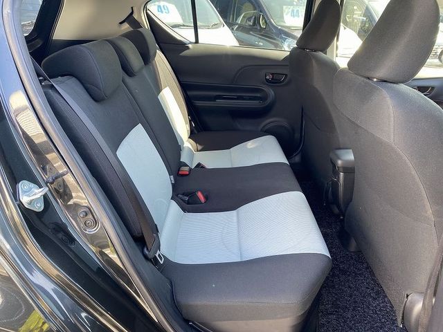 Toyota AQUA 2013-10 18297-14