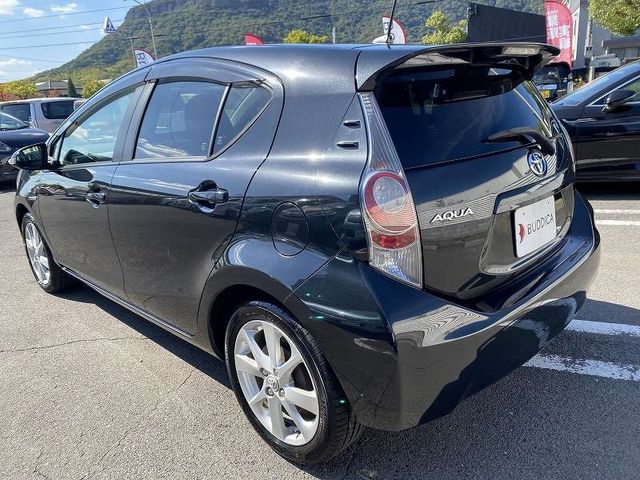 Toyota AQUA 2013-10 18297-5