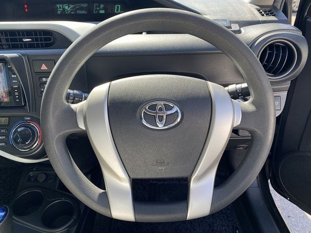 Toyota AQUA 2013-10 18297-20