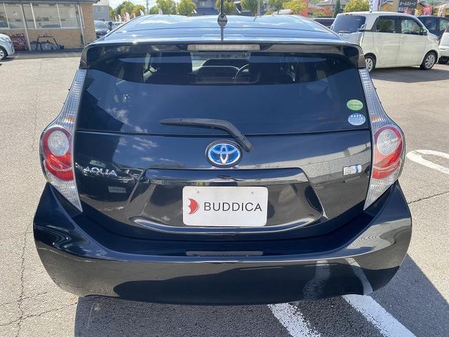 Toyota AQUA 2013-10 18297-6